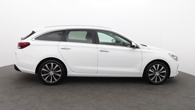 Used Hyundai i30 2018 for sale - 77592801: Photo 2