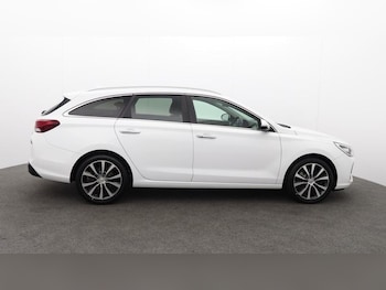 Used Hyundai i30 2018 for sale - 77592801: Photo