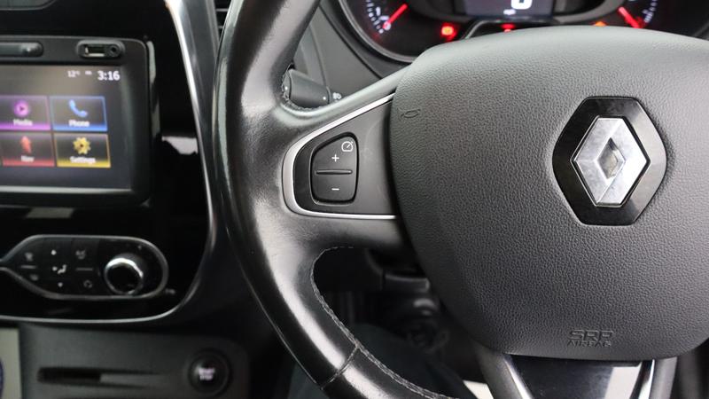 Used Renault Captur 2018 for sale - 77427332: Photo 19