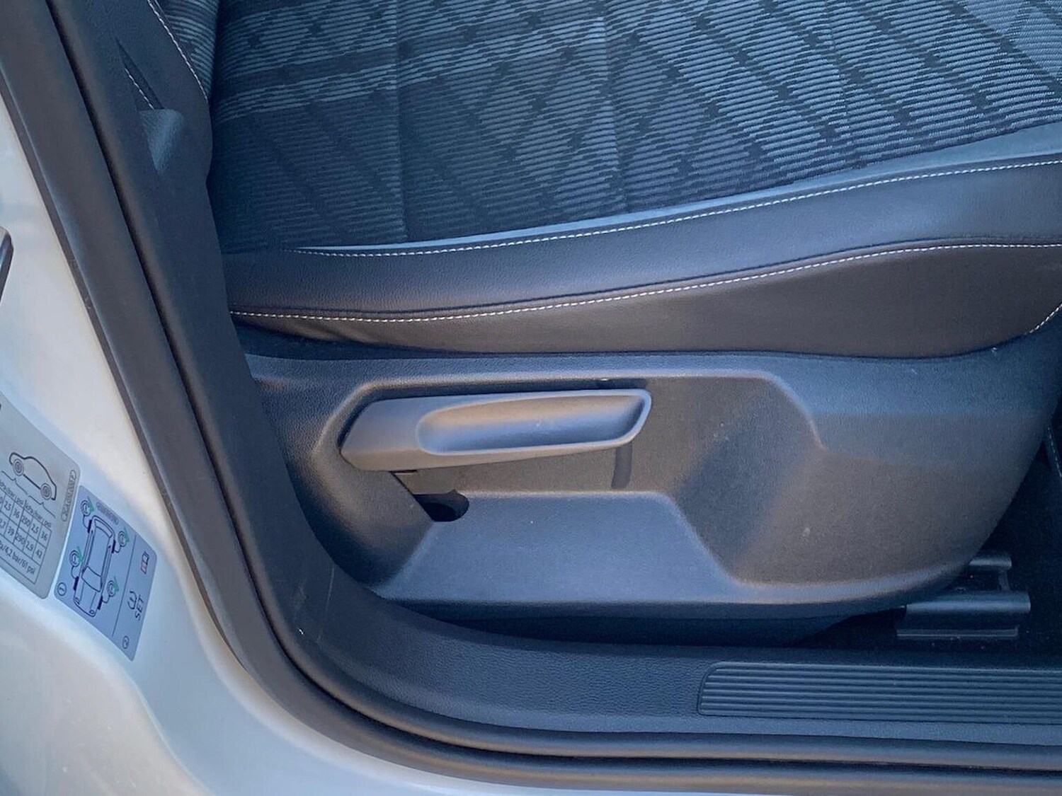 Used Volkswagen T-Roc 2022 for sale - 77487345: Photo 29