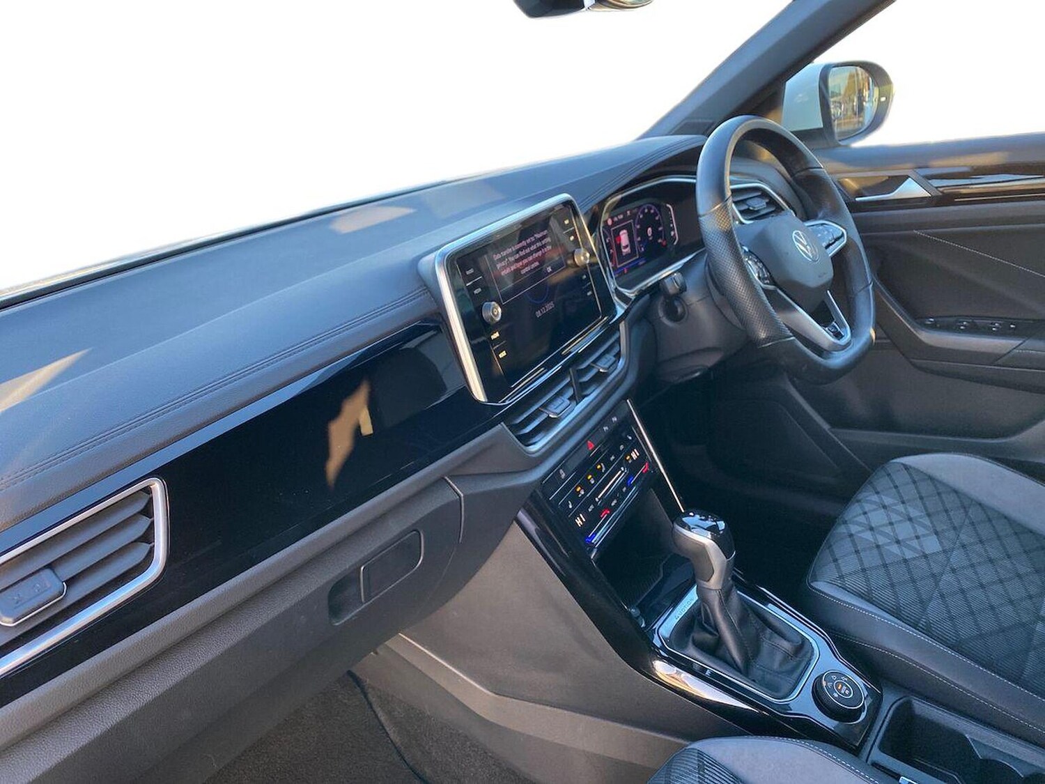 Used Volkswagen T-Roc 2022 for sale - 77487345: Photo 7