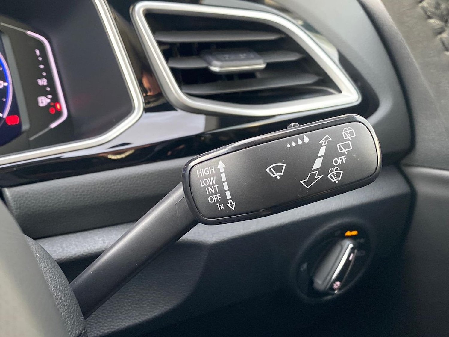 Used Volkswagen T-Roc 2025 for sale - 78064487: Photo 27