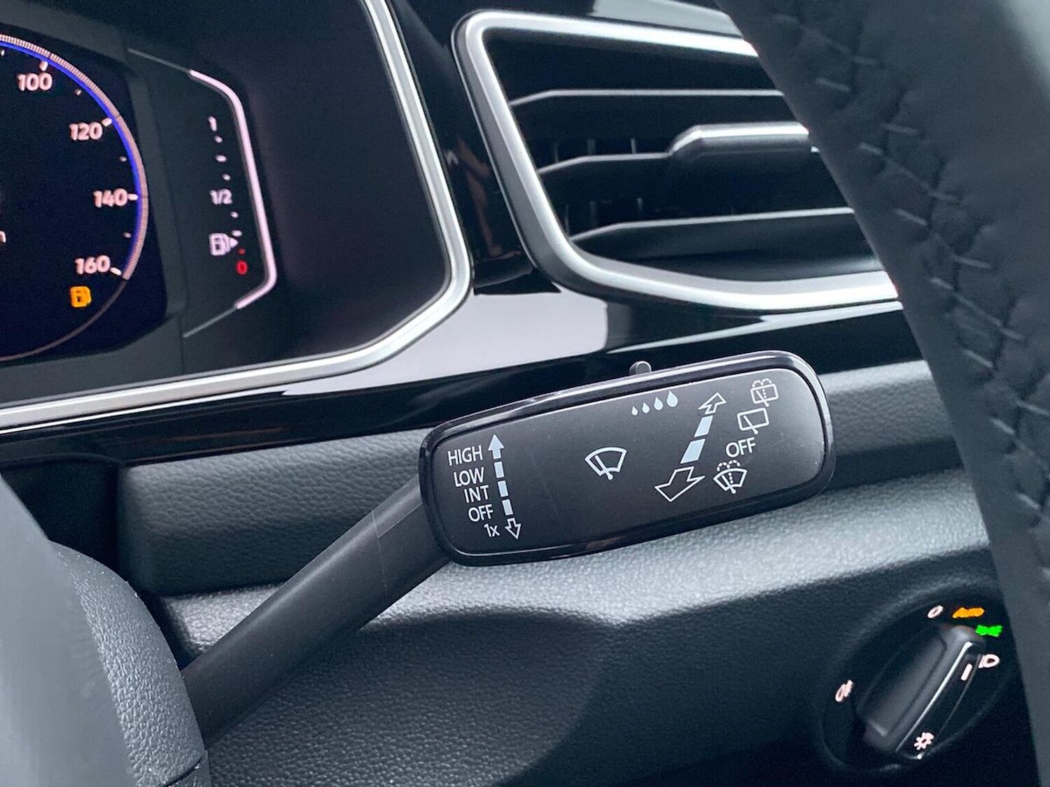 Used Volkswagen T-Roc 2025 for sale - 77488074: Photo 27