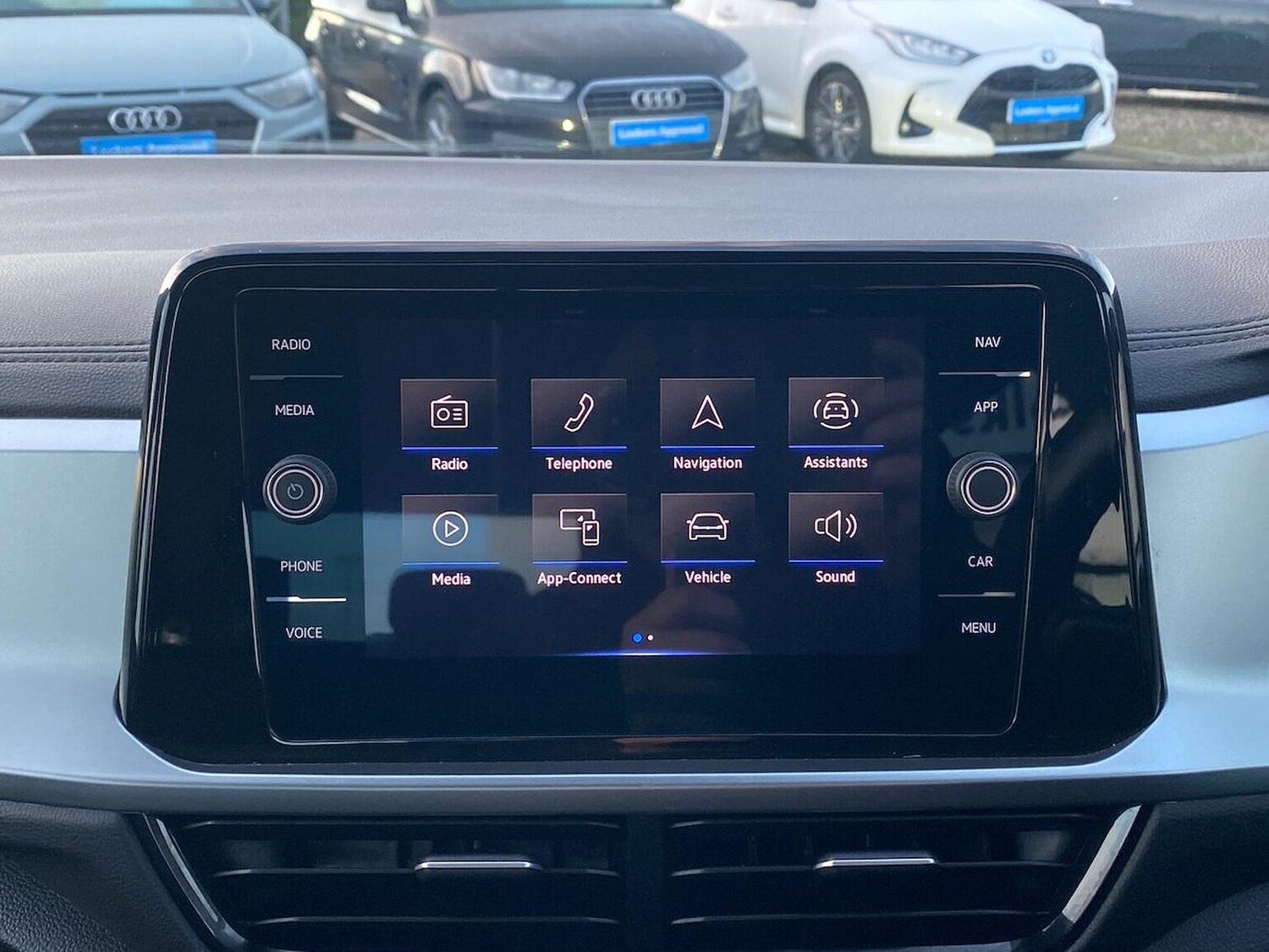 Used Volkswagen T-Roc 2022 for sale - 77001853: Photo 11