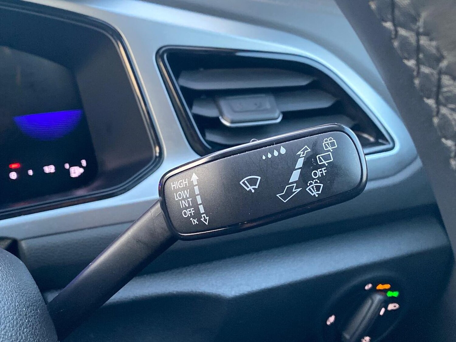 Used Volkswagen T-Roc 2022 for sale - 77001853: Photo 26