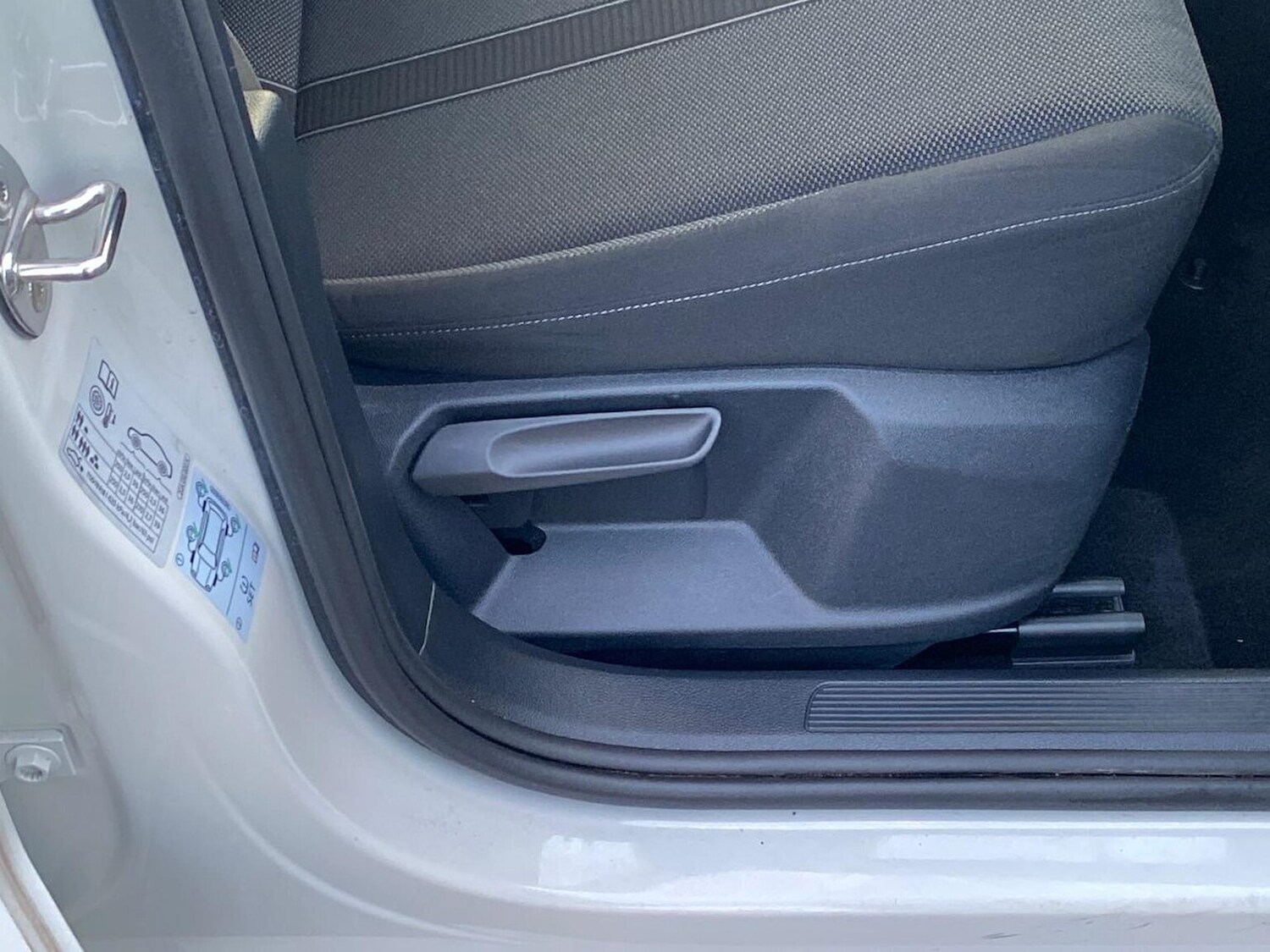 Used Volkswagen T-Roc 2022 for sale - 77001853: Photo 28