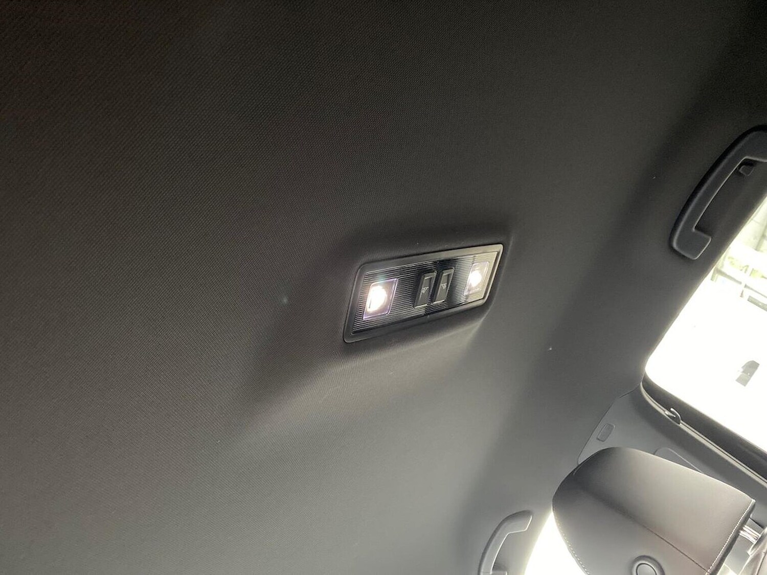 Used Volkswagen T-Roc 2023 for sale - 76281144: Photo 31