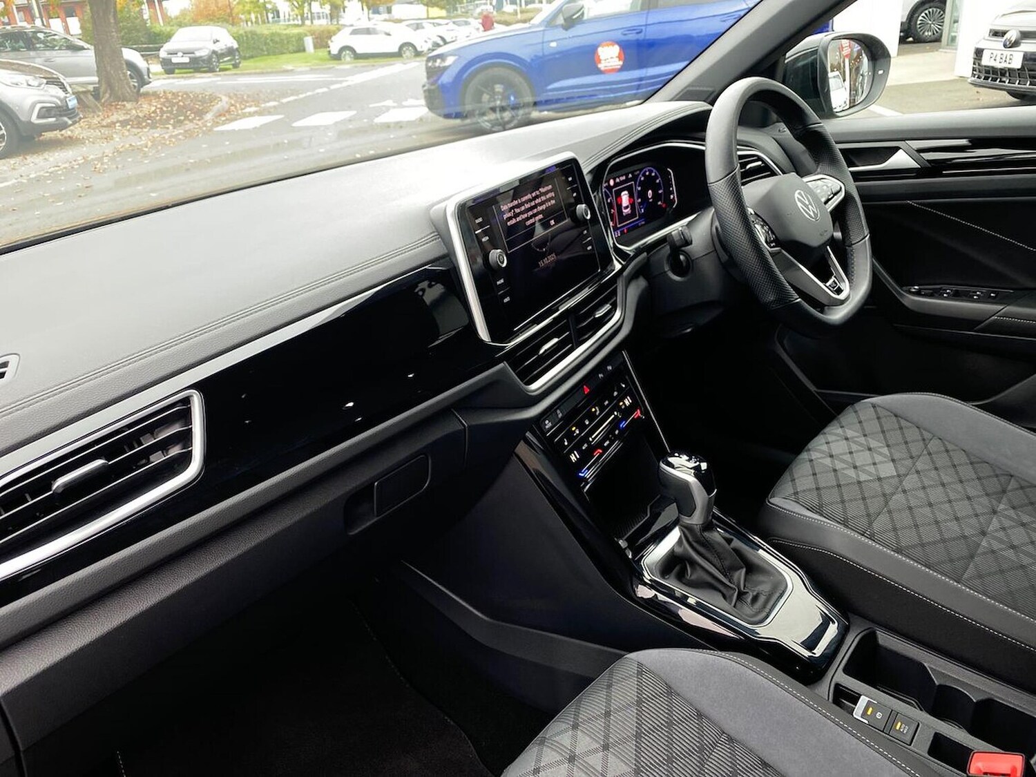 Used Volkswagen T-Roc 2023 for sale - 76281144: Photo 7