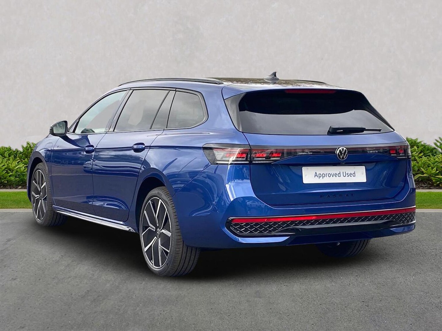 Used Volkswagen Passat 2025 for sale - 76030326: Photo 2