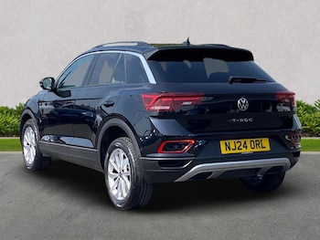 Used Volkswagen T-Roc 2024 for sale - 75561762: Photo