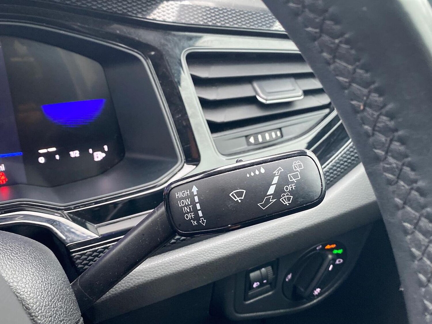 Used Volkswagen Polo 2023 for sale - 76300819: Photo 25