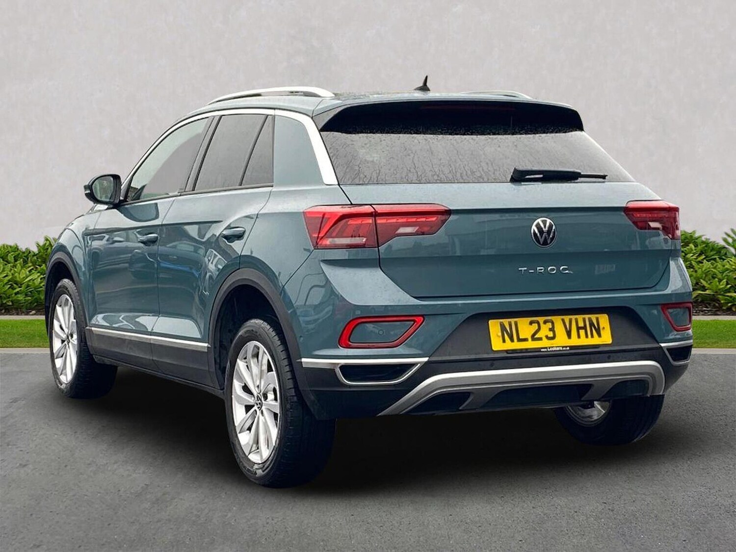 Used Volkswagen T-Roc 2023 for sale - 76165005: Photo 2