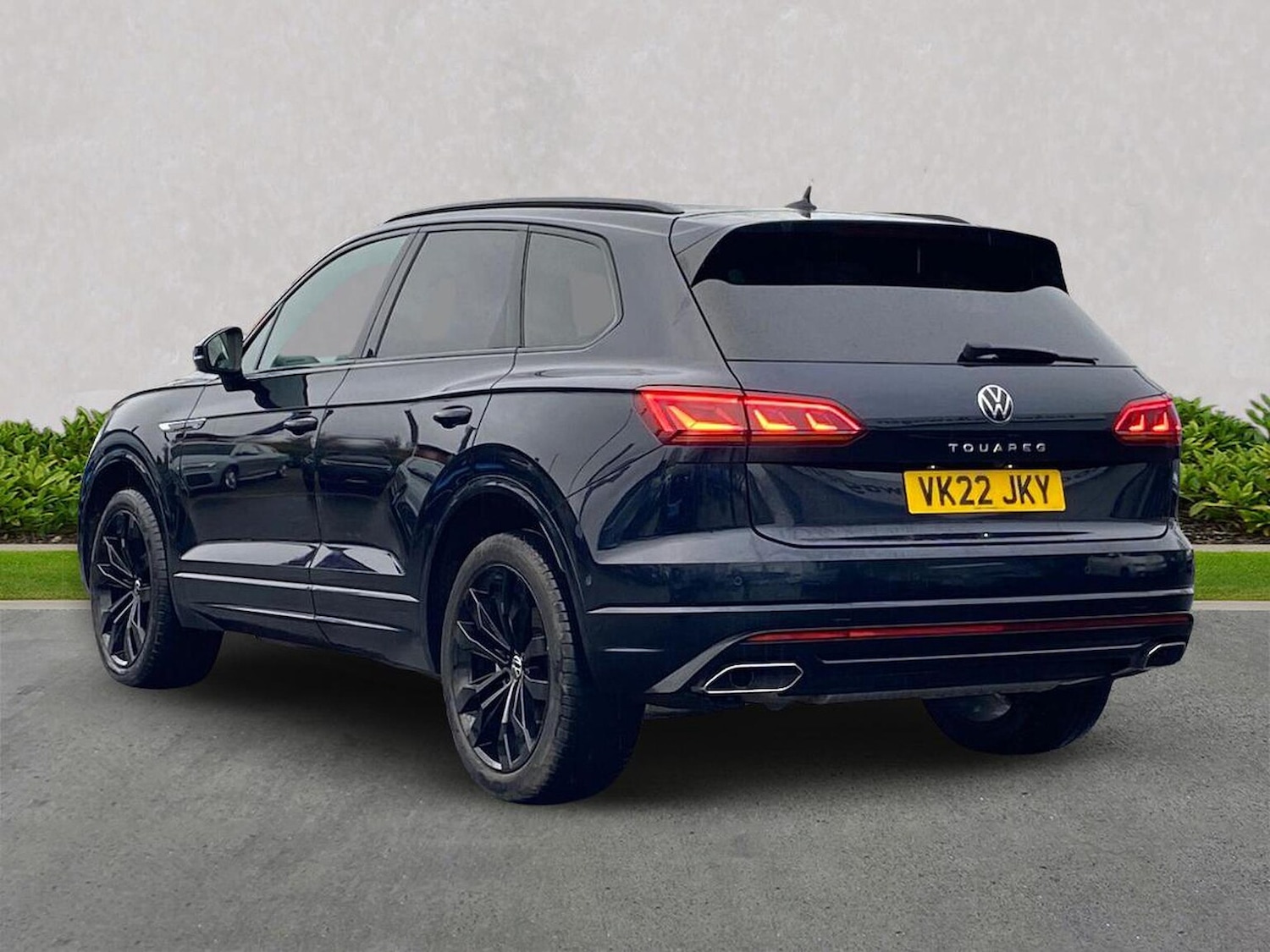 Used Volkswagen Touareg 2022 for sale - 76951213: Photo 2