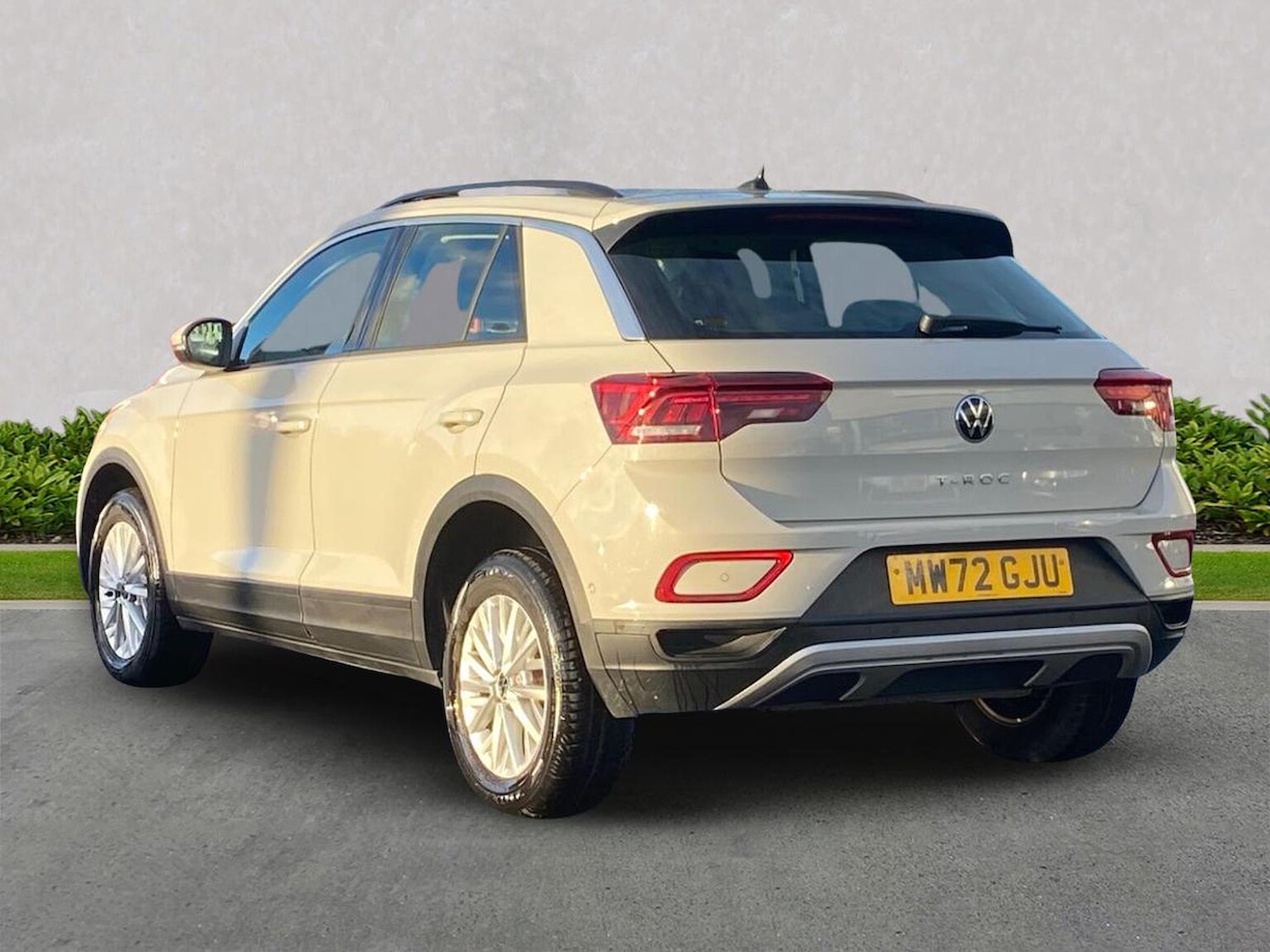 Used Volkswagen T-Roc 2022 for sale - 76725862: Photo 2