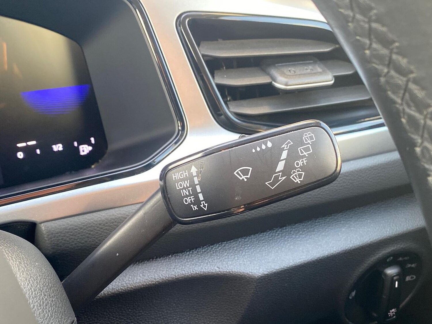 Used Volkswagen T-Roc 2022 for sale - 76725862: Photo 26