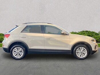 Used Volkswagen T-Roc 2022 for sale - 76725862: Photo