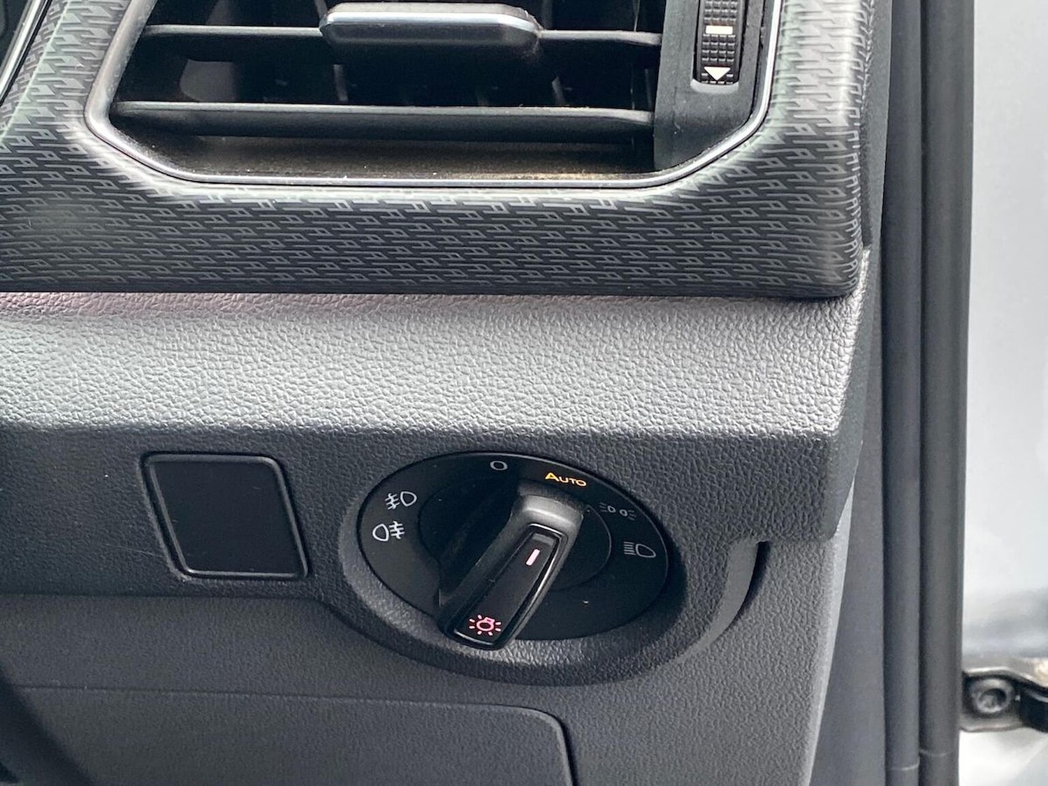 Used Volkswagen T-Cross 2019 for sale - 77688001: Photo 22