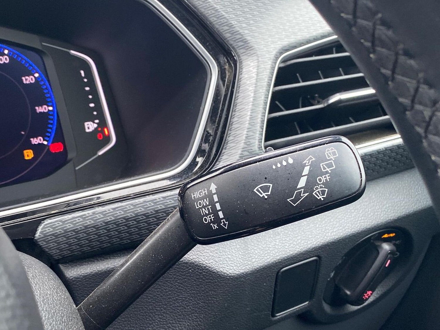 Used Volkswagen T-Cross 2019 for sale - 77688001: Photo 27