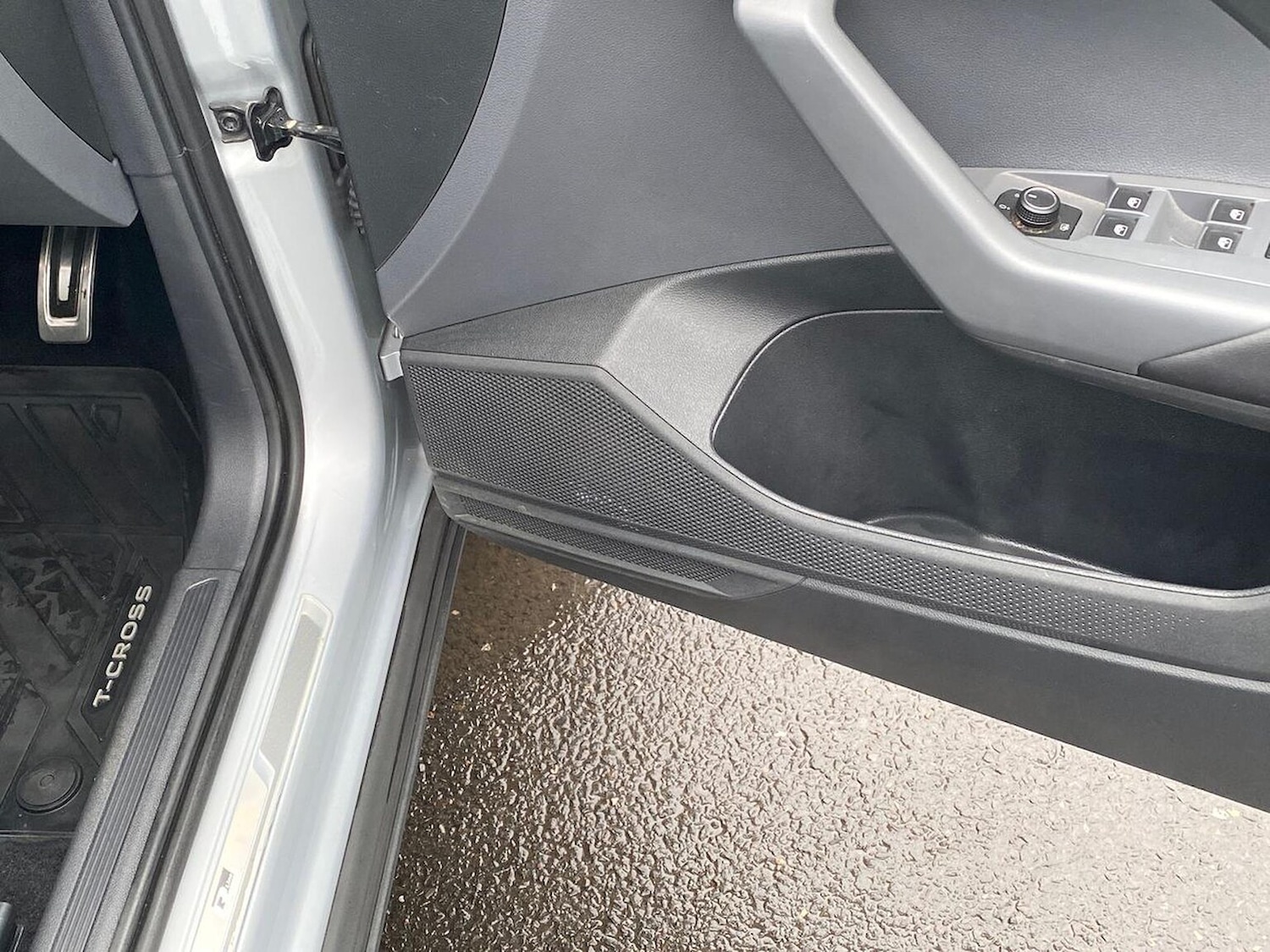 Used Volkswagen T-Cross 2019 for sale - 77688001: Photo 30