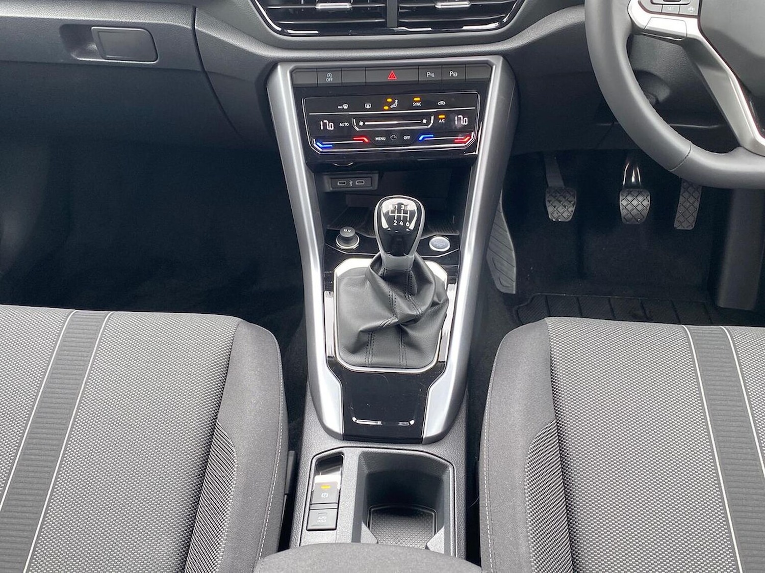 Used Volkswagen T-Roc 2025 for sale - 76157301: Photo 13