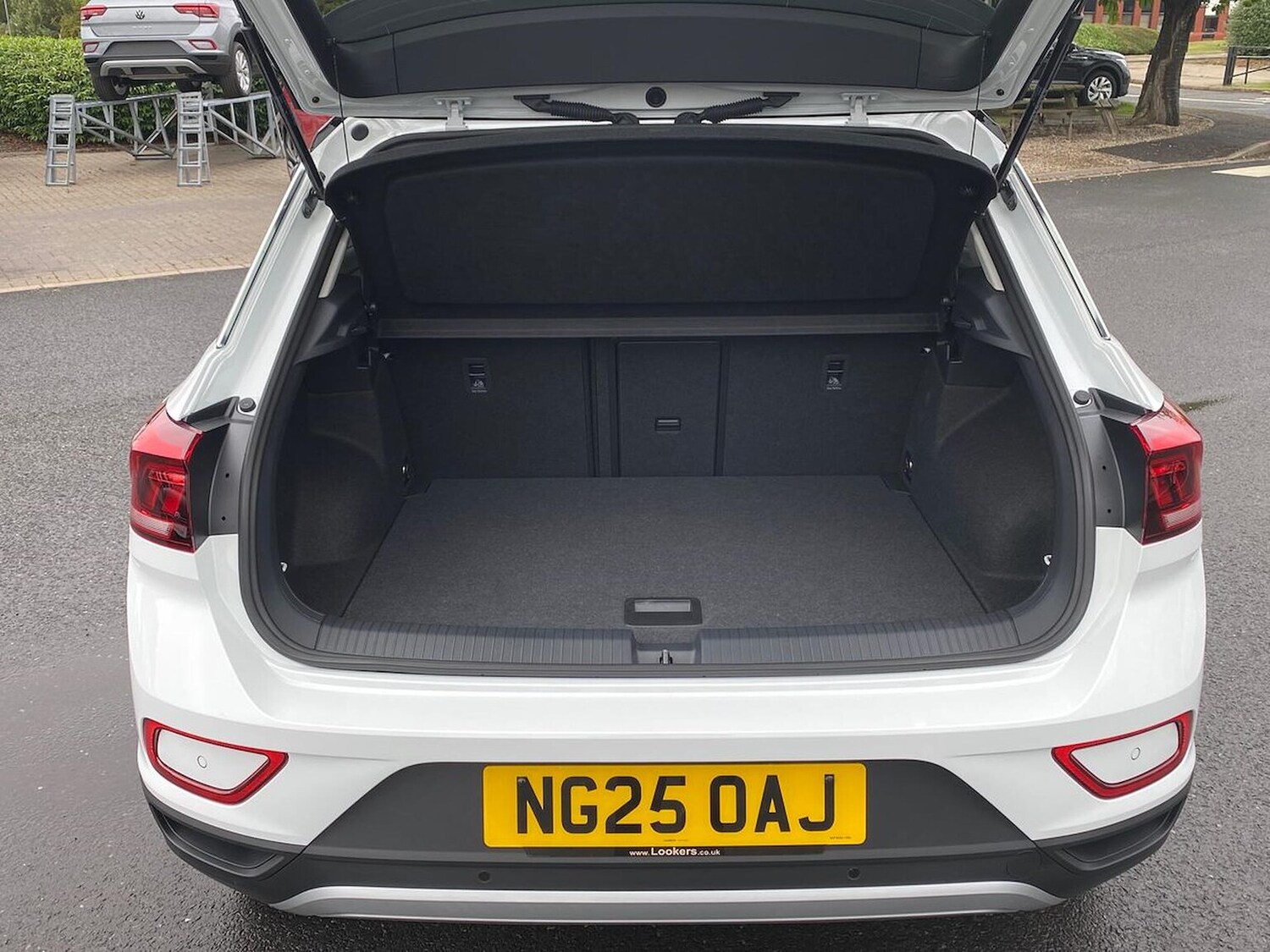 Used Volkswagen T-Roc 2025 for sale - 76157301: Photo 17