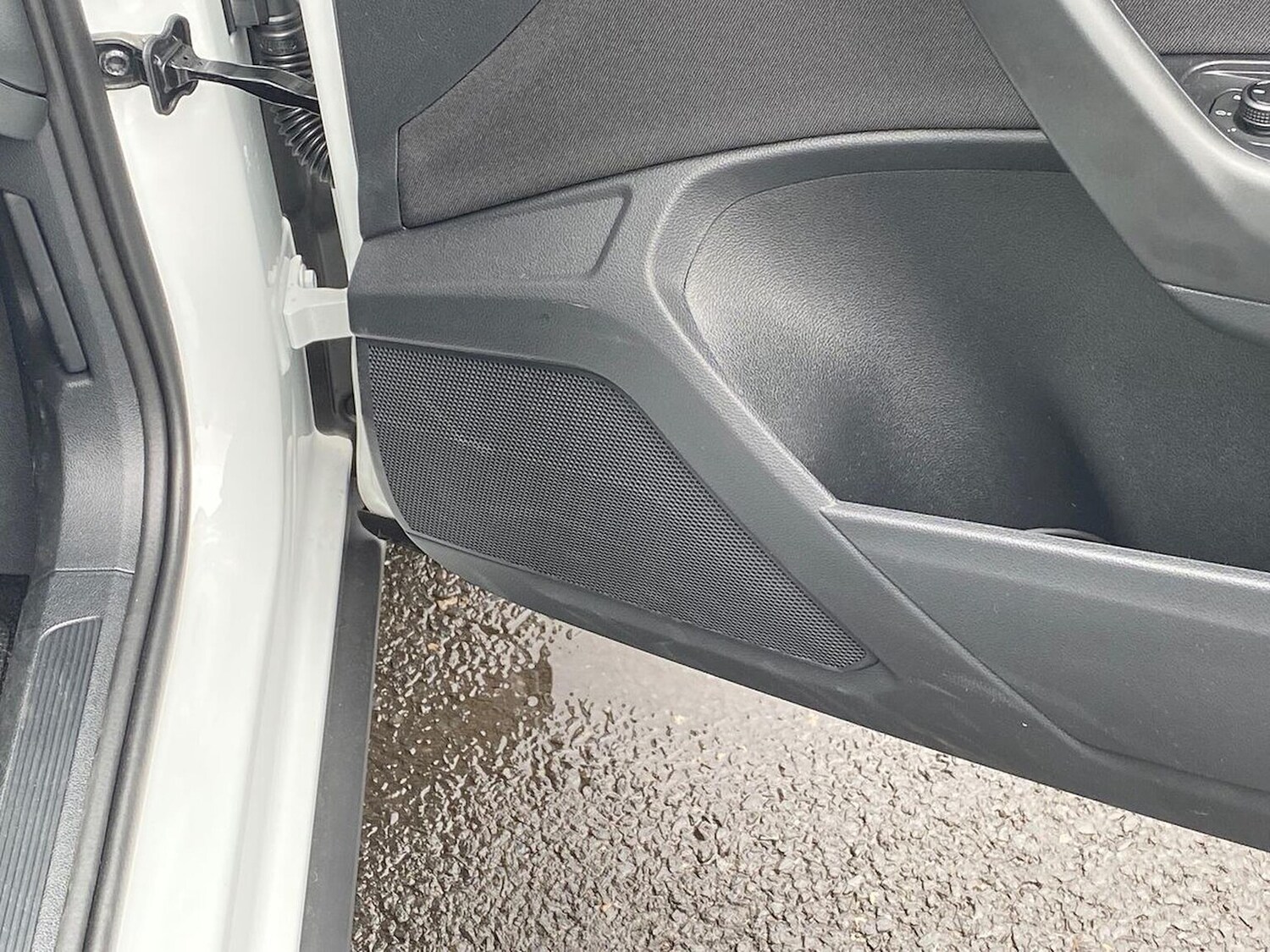 Used Volkswagen T-Roc 2025 for sale - 76157301: Photo 29