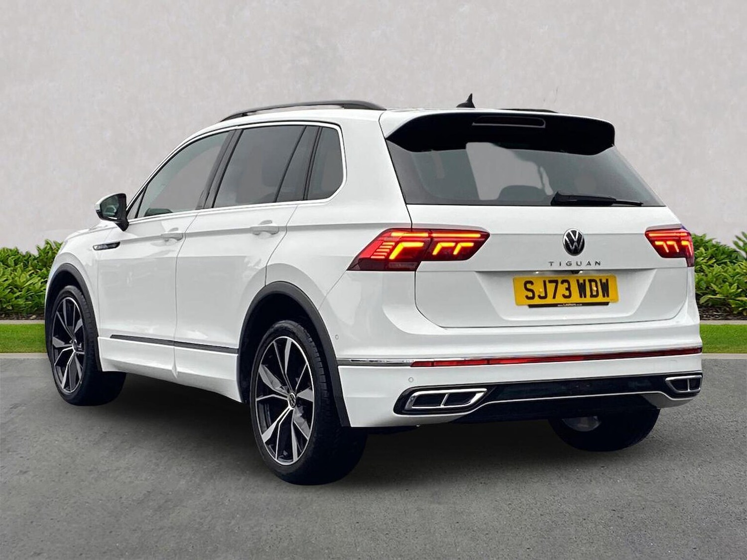 Used Volkswagen Tiguan 2023 for sale - 76885045: Photo 2