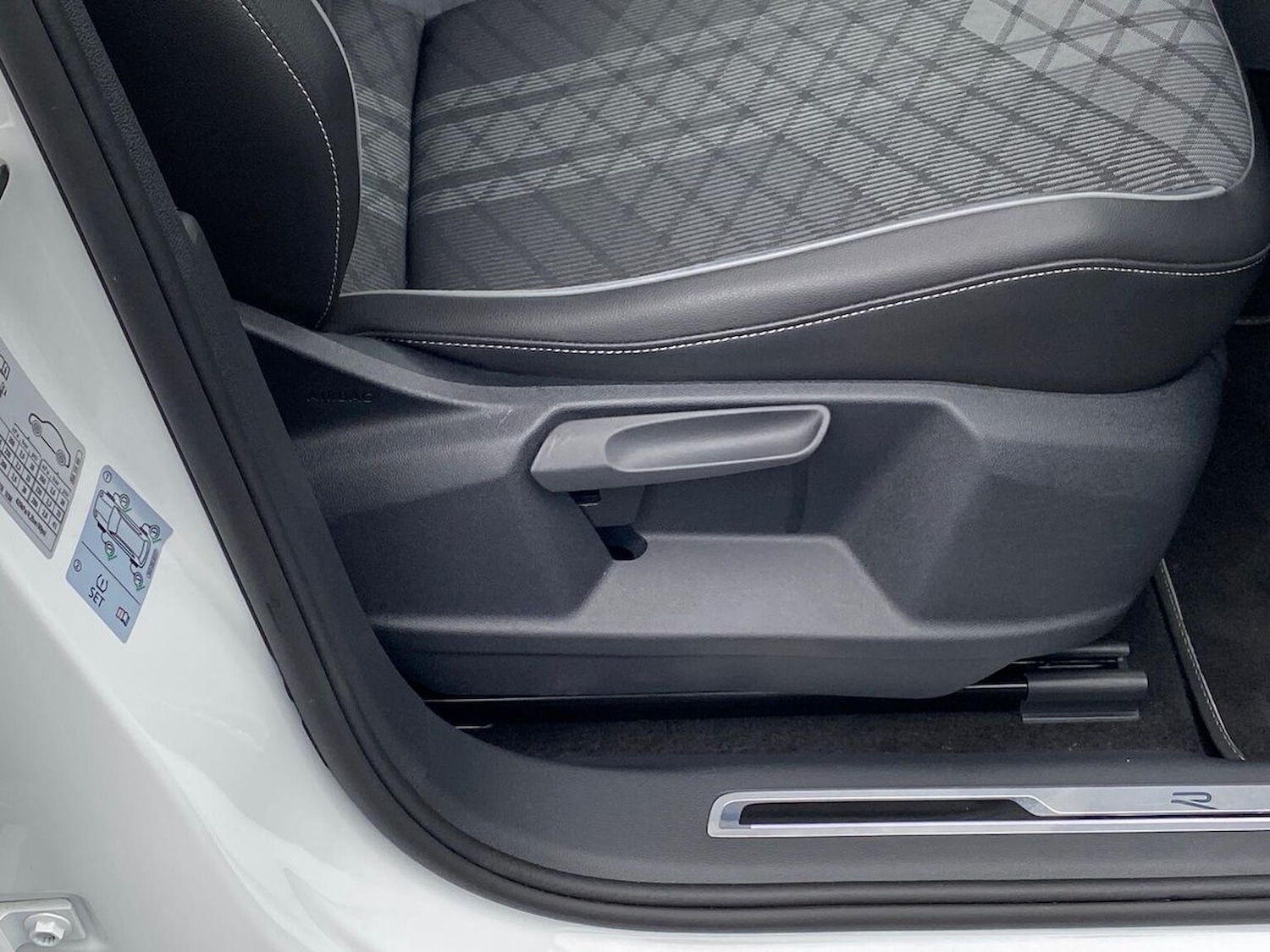 Used Volkswagen Tiguan 2023 for sale - 76885045: Photo 29