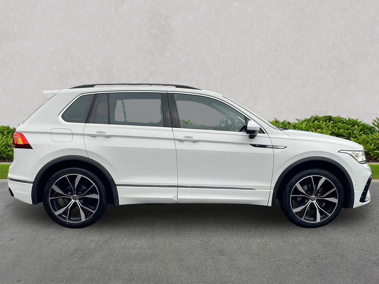 Used Volkswagen Tiguan 2023 for sale - 76885045: Photo 3