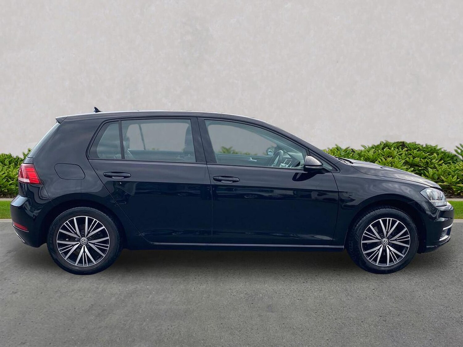 Used Volkswagen Golf 2018 for sale - 78195201: Photo 3