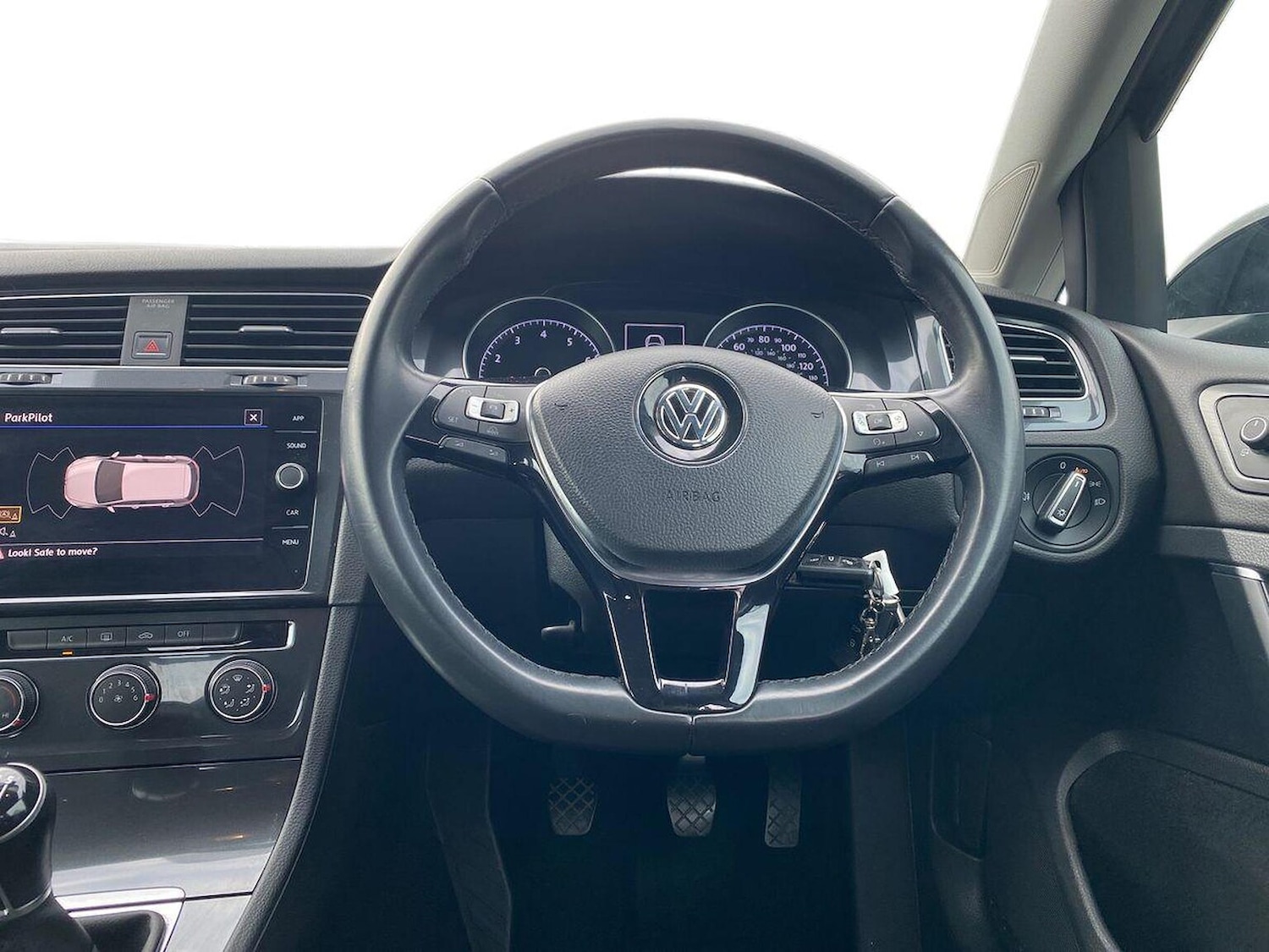 Used Volkswagen Golf 2018 for sale - 78195201: Photo 9