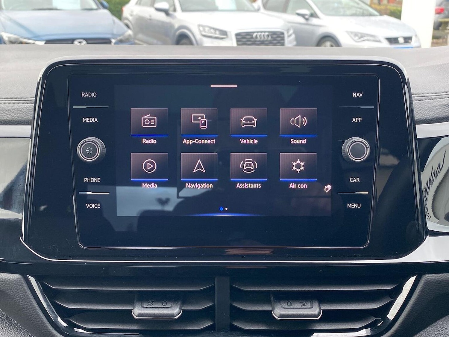 Used Volkswagen T-Roc 2024 for sale - 76504996: Photo 11