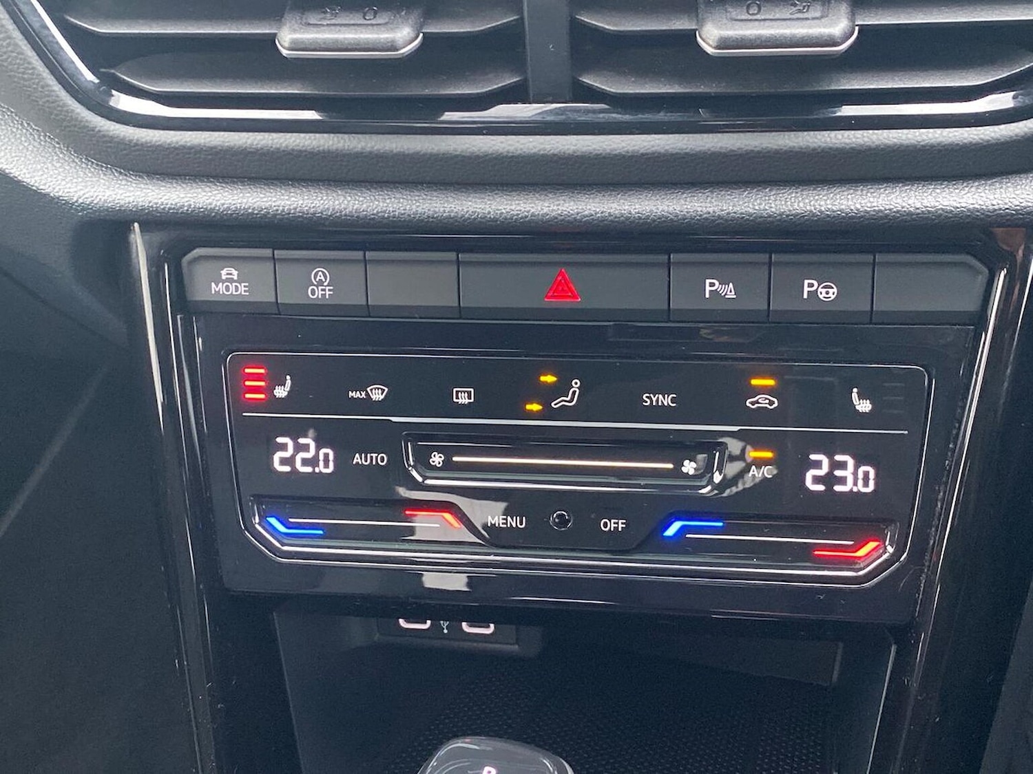 Used Volkswagen T-Roc 2024 for sale - 76504996: Photo 12