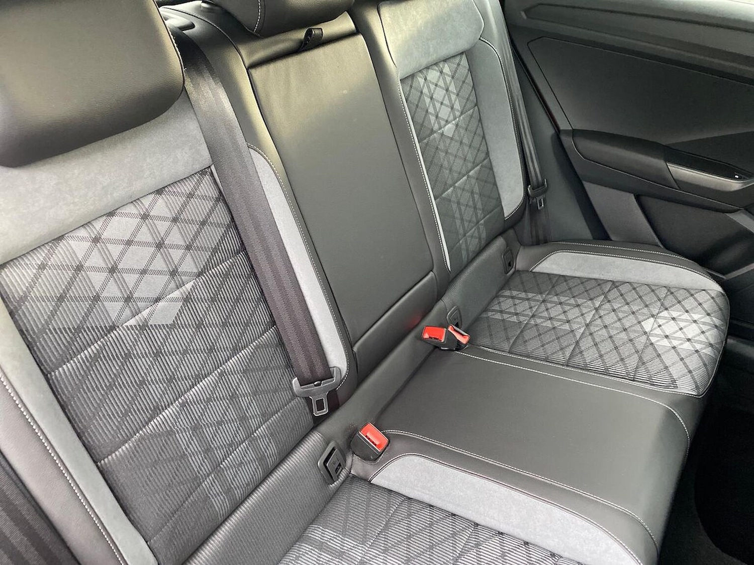 Used Volkswagen T-Roc 2024 for sale - 76504996: Photo 16