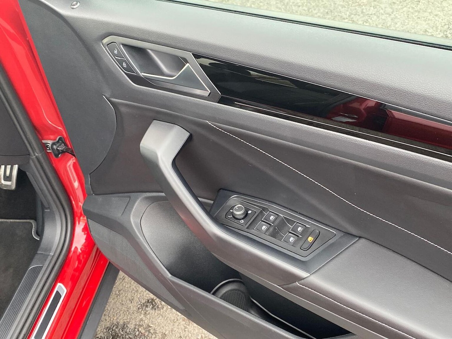 Used Volkswagen T-Roc 2024 for sale - 76504996: Photo 21