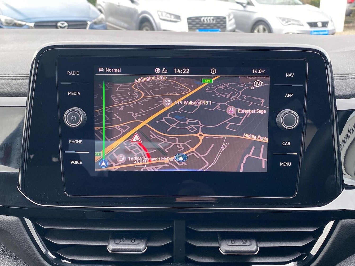 Used Volkswagen T-Roc 2024 for sale - 76504996: Photo 24