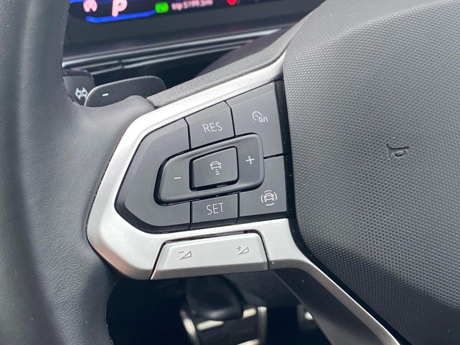 Used Volkswagen T-Roc 2024 for sale - 76504996: Photo 26