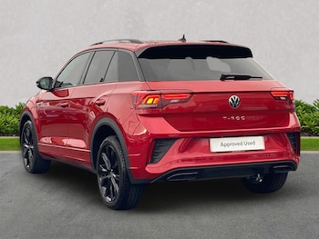 Used Volkswagen T-Roc 2024 for sale - 76504996: Photo