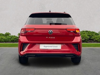 Used Volkswagen T-Roc 2024 for sale - 76504996: Photo