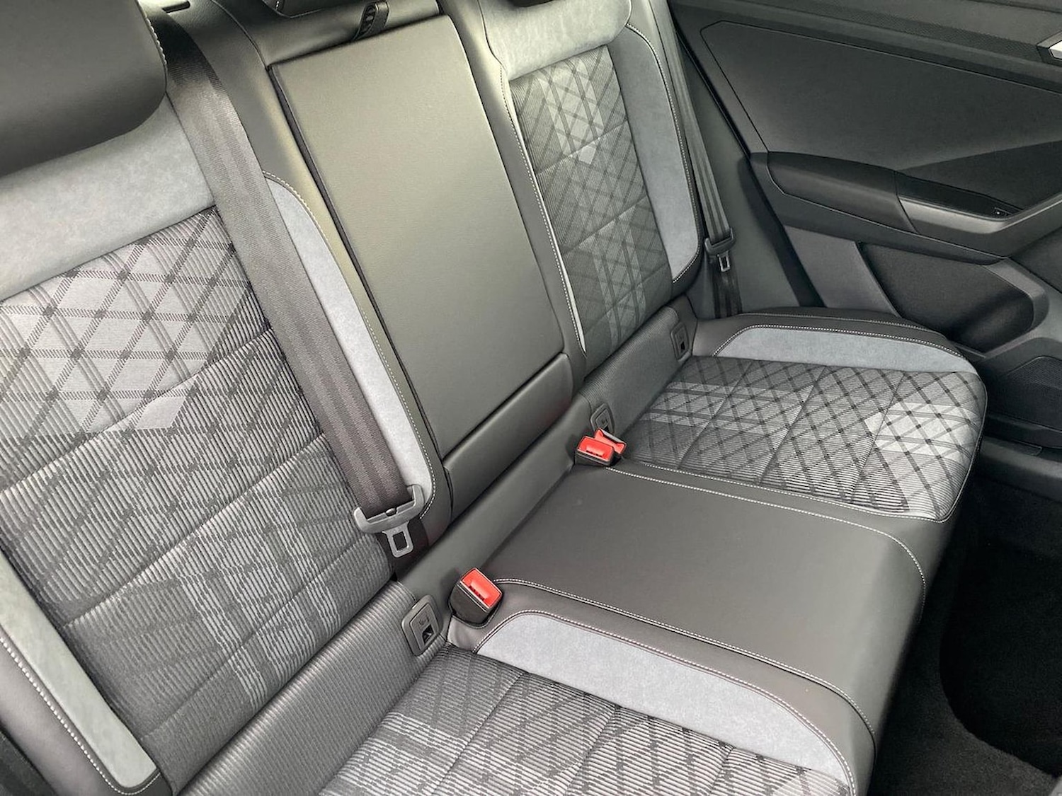 Used Volkswagen T-Roc 2025 for sale - 76492373: Photo 16