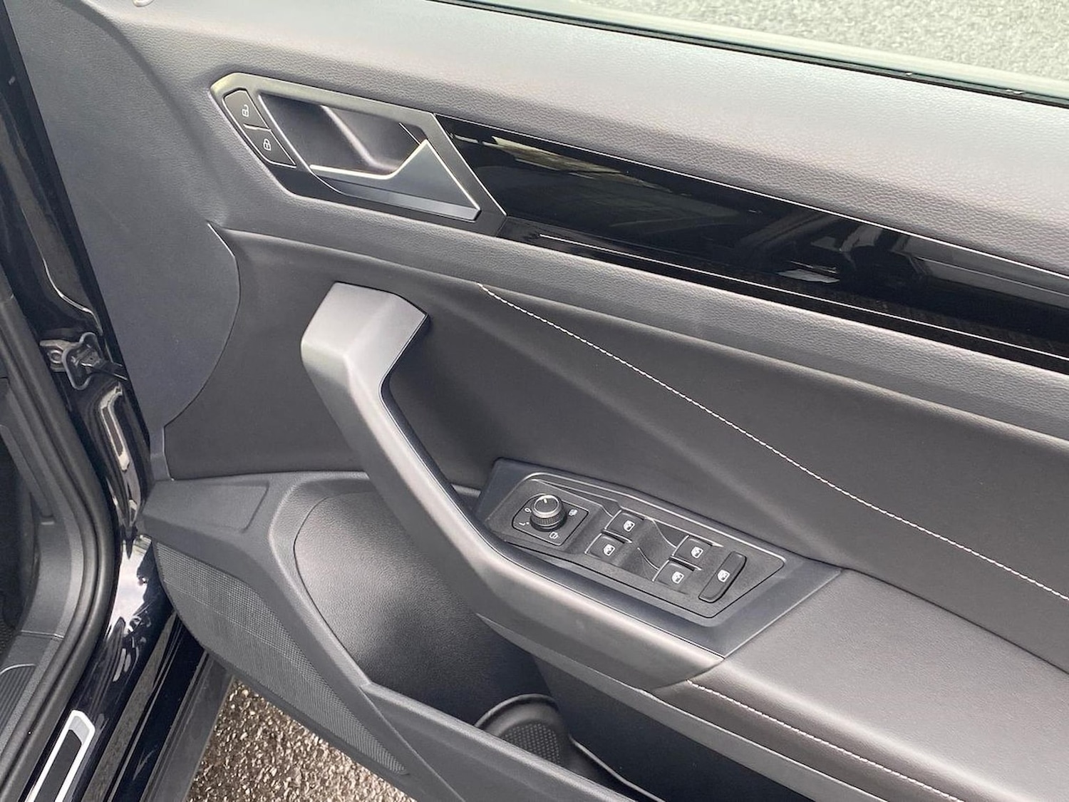 Used Volkswagen T-Roc 2025 for sale - 76492373: Photo 21