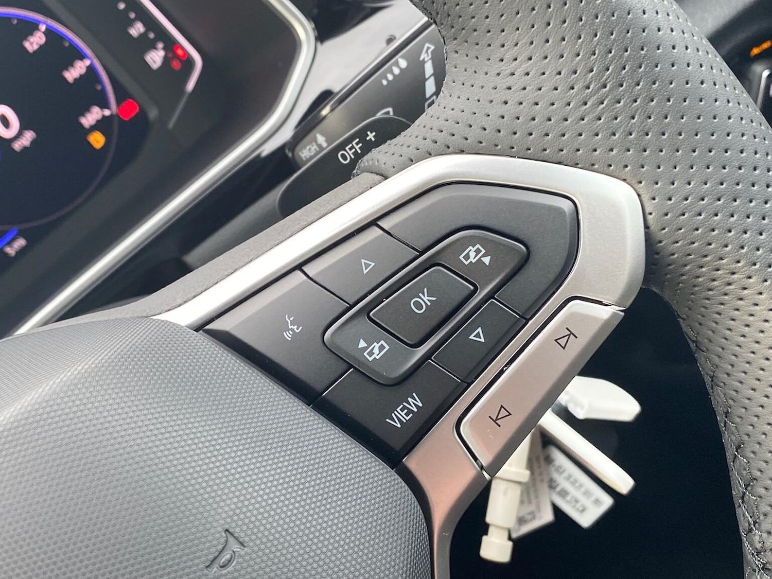 Used Volkswagen T-Roc 2025 for sale - 76492373: Photo 25