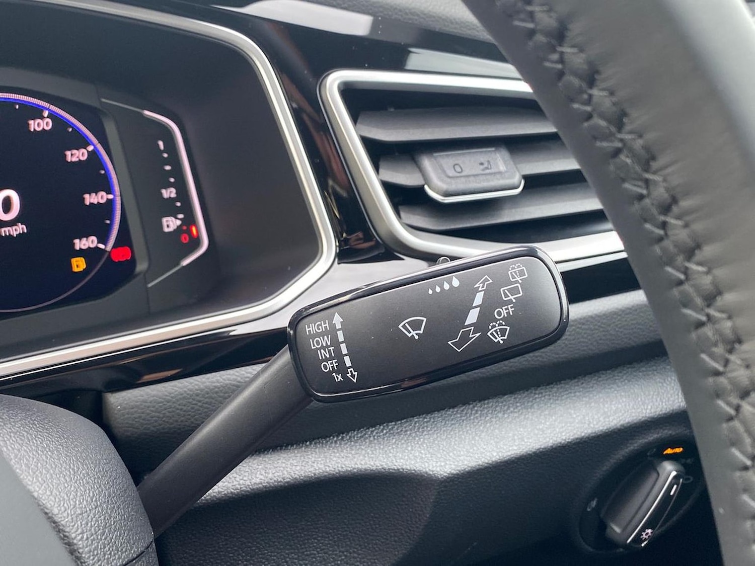 Used Volkswagen T-Roc 2025 for sale - 76492373: Photo 27