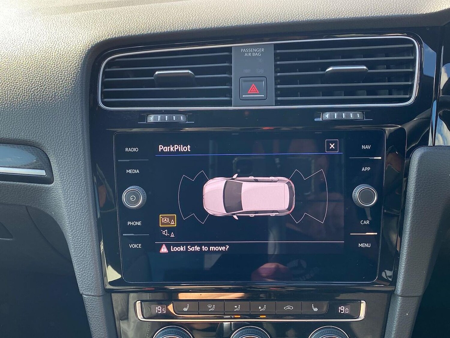 Used Volkswagen Golf 2018 for sale - 76017890: Photo 23