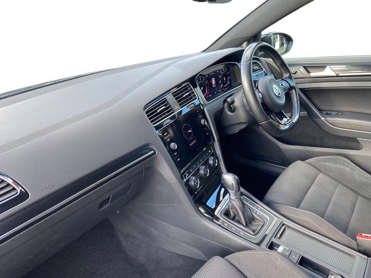 Used Volkswagen Golf 2018 for sale - 76017890: Photo 7