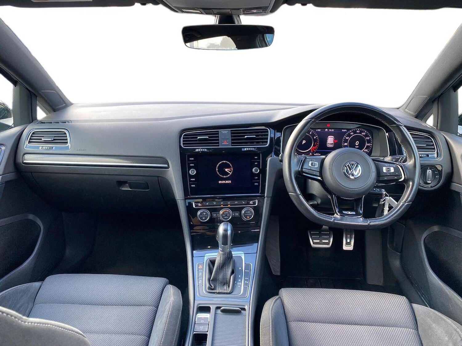 Used Volkswagen Golf 2018 for sale - 76017890: Photo 8
