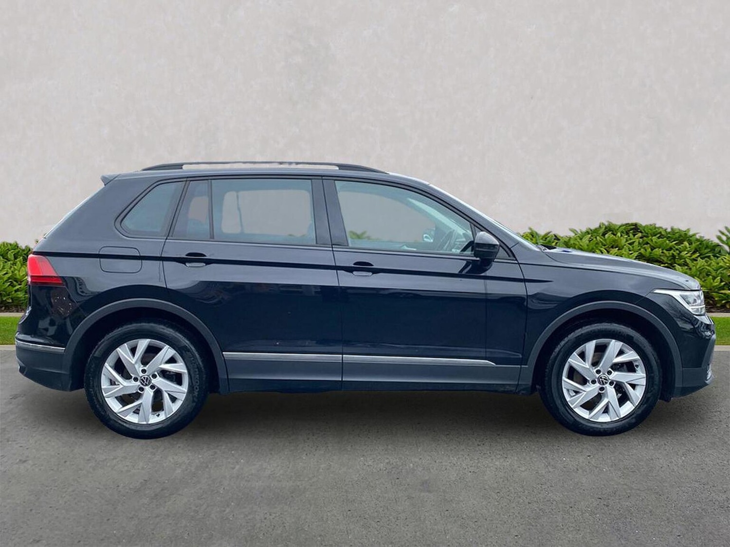 Used Volkswagen Tiguan 2021 for sale - 77872093: Photo 3