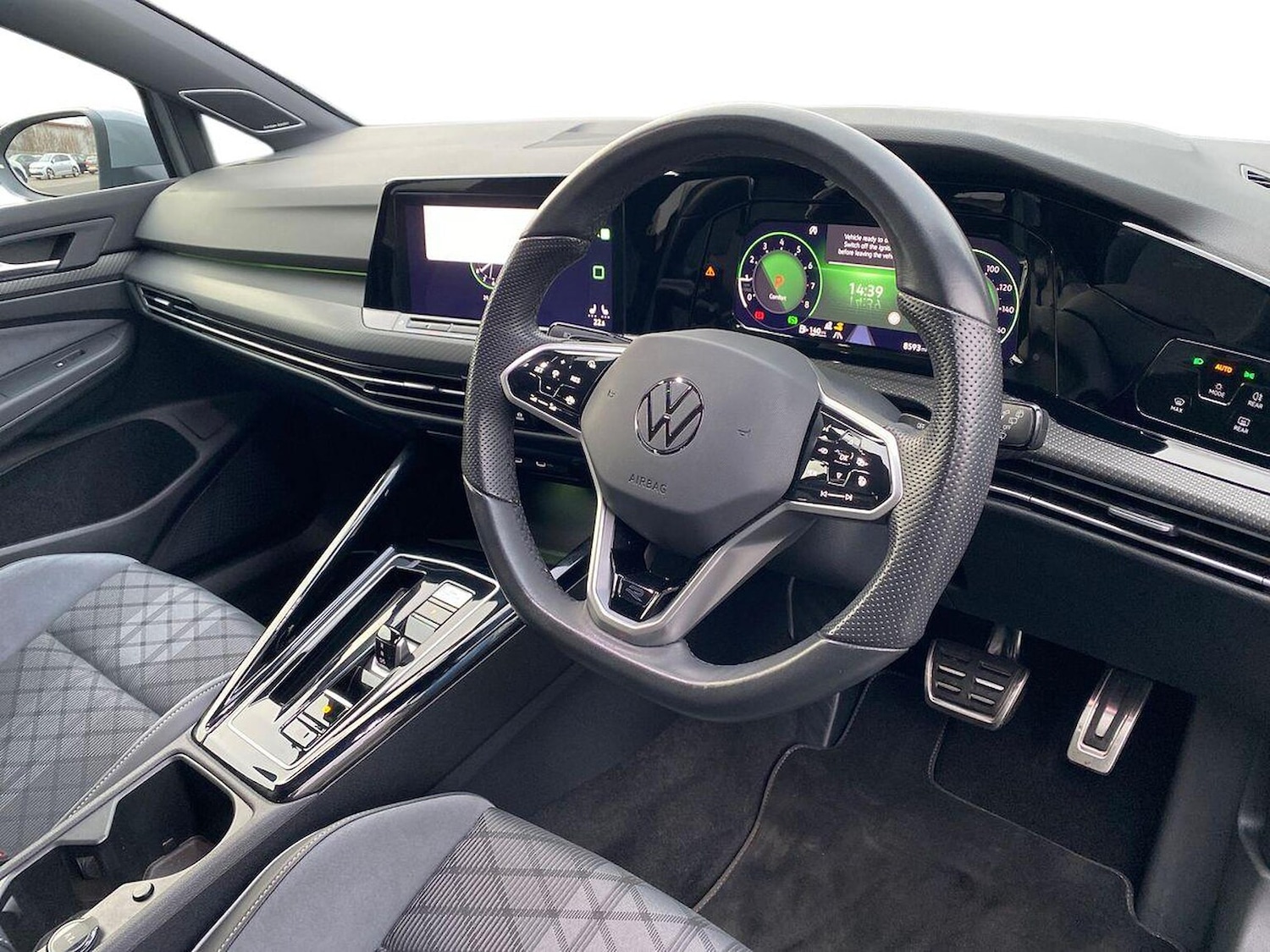 Used Volkswagen Golf 2024 for sale - 77065768: Photo 15