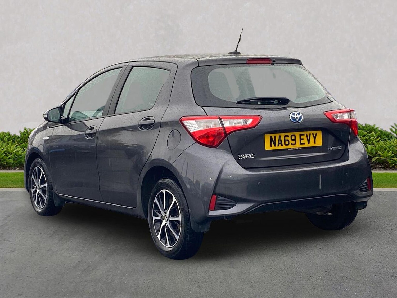 Used Toyota Yaris 2019 for sale - 76541803: Photo 2