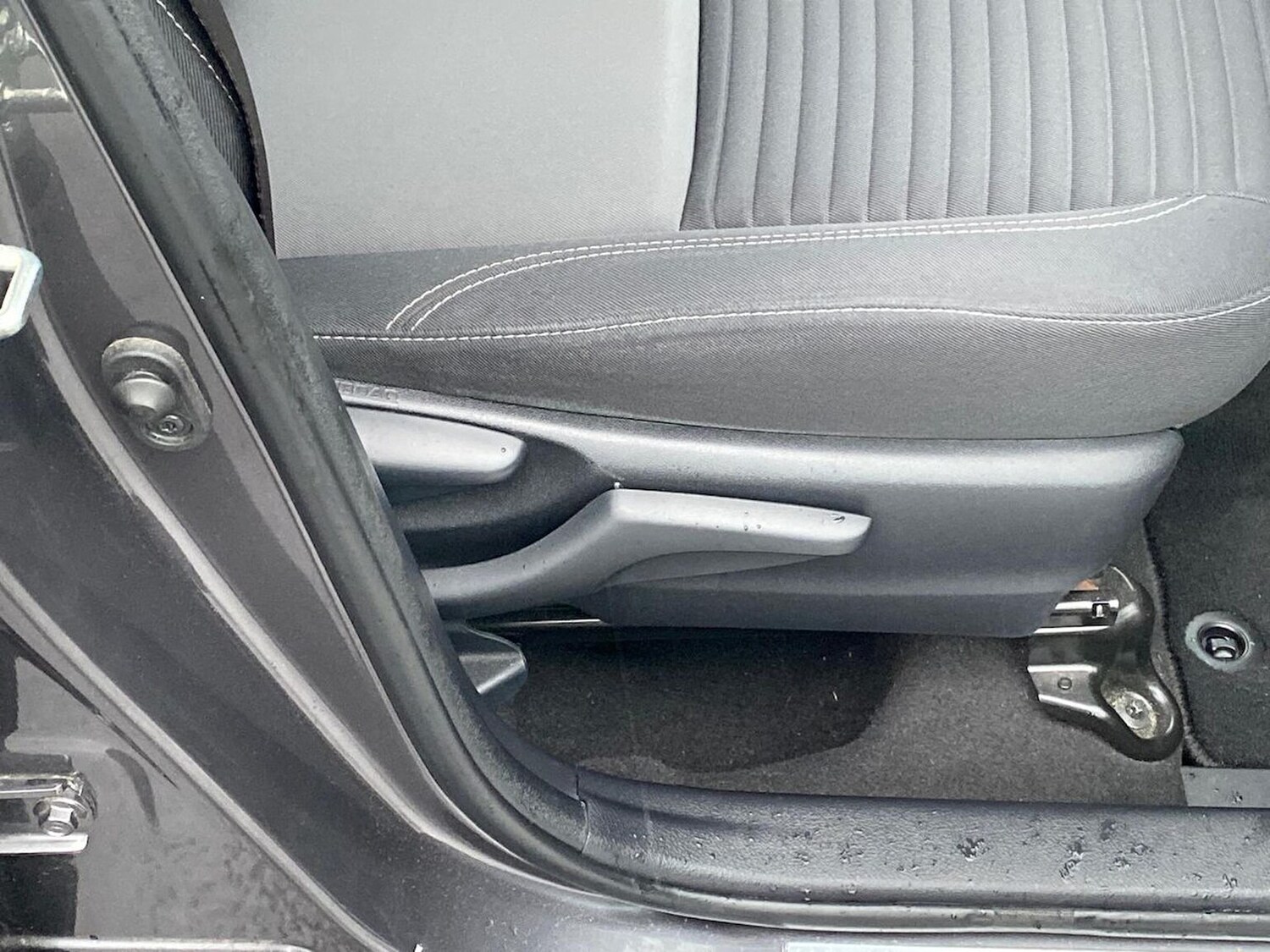 Used Toyota Yaris 2019 for sale - 76541803: Photo 29